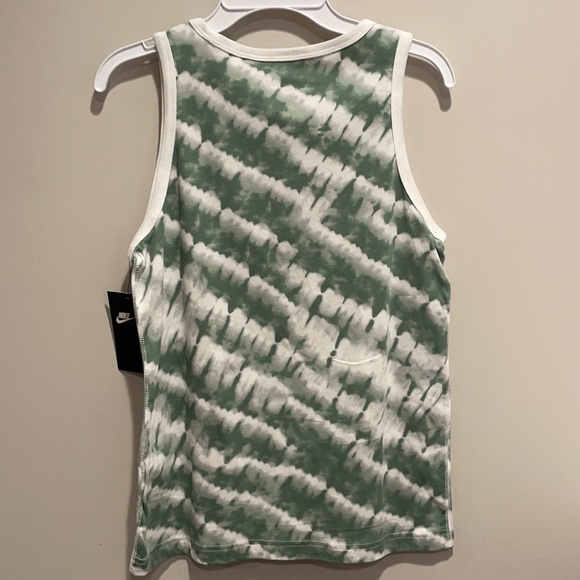 Brand new boy Nike graphic tank - Picture 3 of 3